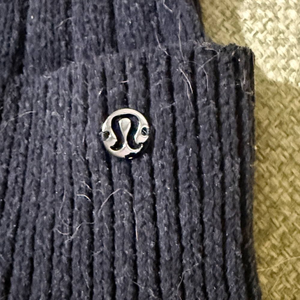 Lululemon Black Cable-Knit Beanie with Pom-Pom - Picture 5 of 5
